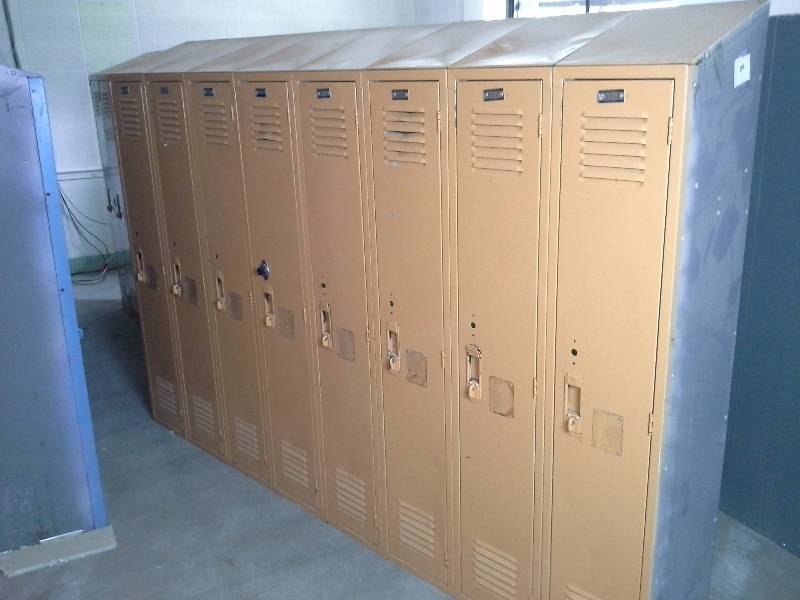 Lockers(8)