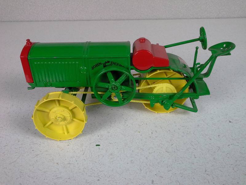 John Deere 1918 Dain All Wheel DriveReplica Tractor