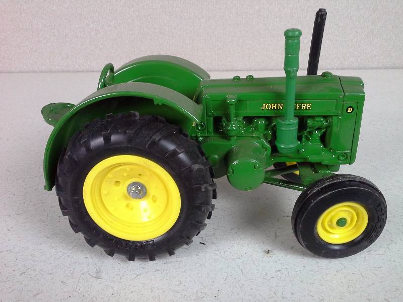 ERTL John Deere Model D Replica Tractor