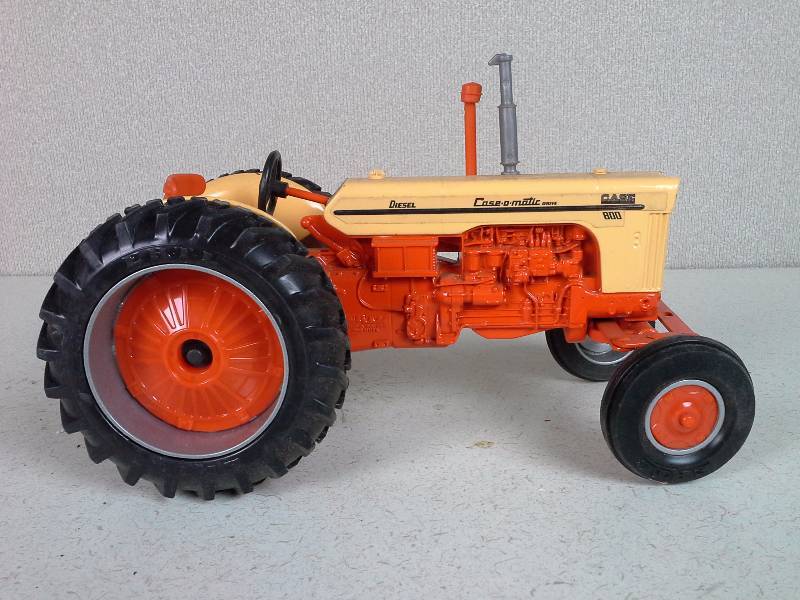 ERTL Case 800 Diesel Replica Tractor