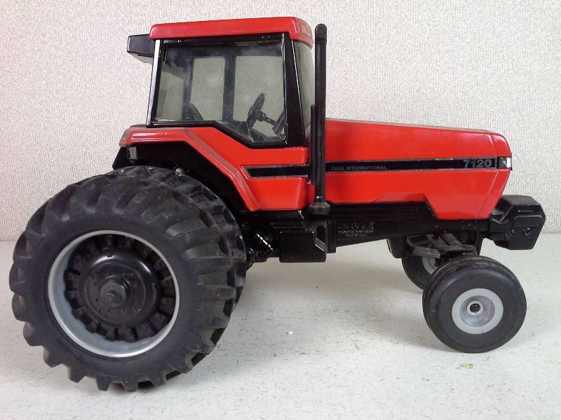 Case IH 7120 Replica Tractor