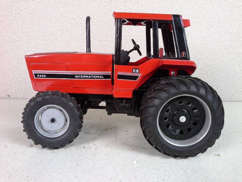 Case IH 5488 Replica Tractor