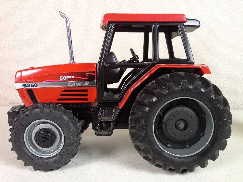 ERTL Case IH 5250 Replica Tractor