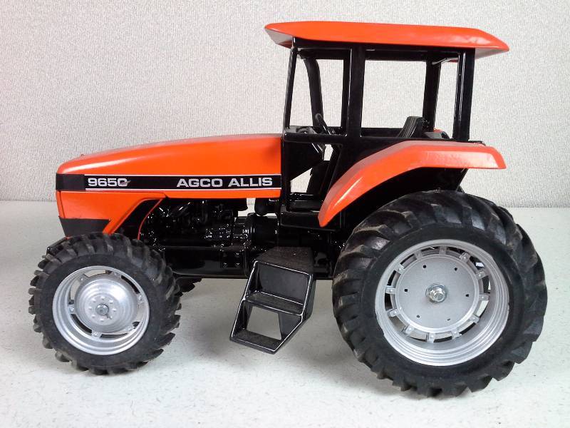 AGCO Allis 9650 Replica Tractor