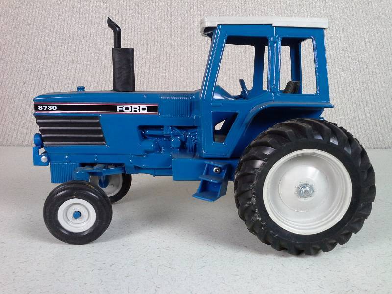 Ford 8730 Replica Tractor