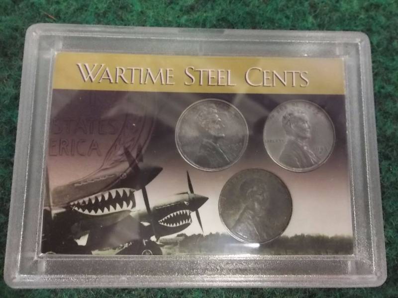 Collection Of 1943 War Time Lincoln Cents In Collector Case