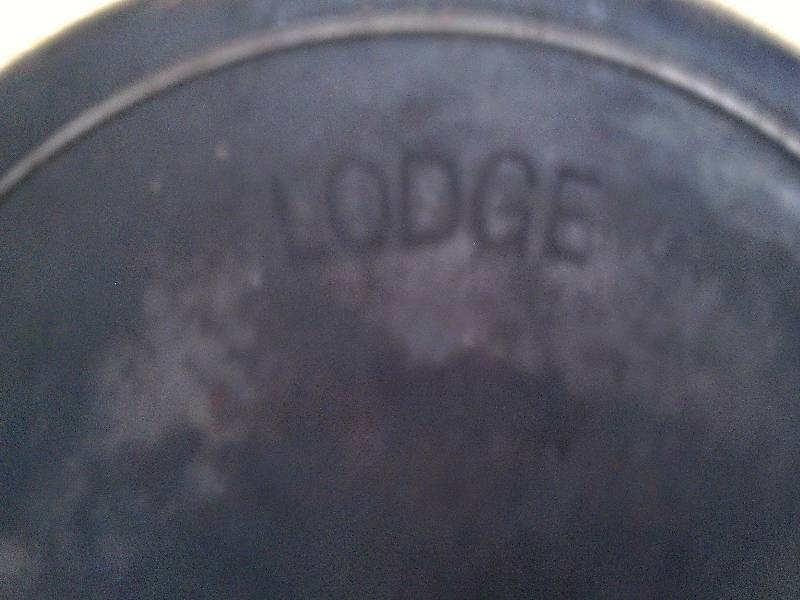 VINTAGE NUMBER 7 LODGE CAST IRON FRYING PAN