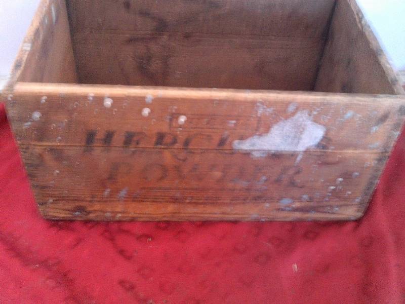 VINTAGE HURCULES POWDER EXPLOSIVE WOOD BOX
