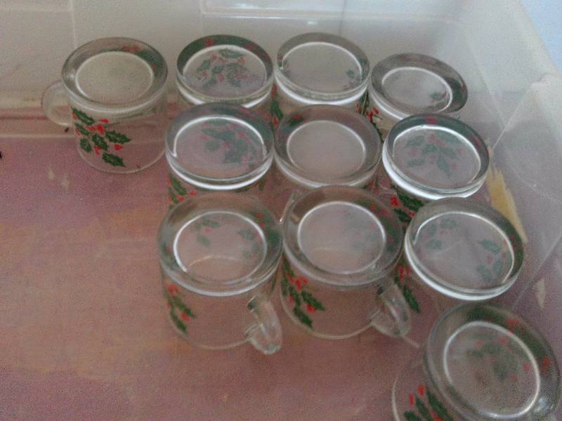 14 PC MATCHING CHRISTMAS GLASS