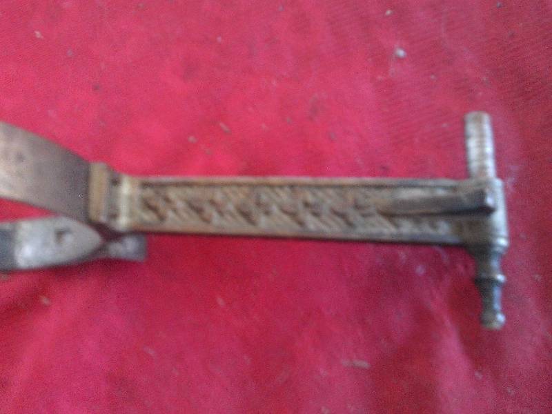 VINTAGE METAL LAMP HOLDER