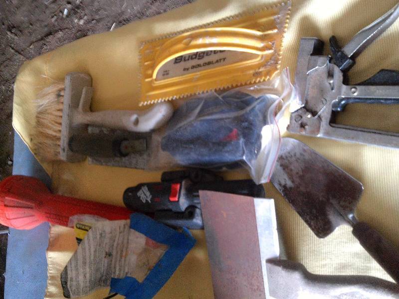 MISC GARAGE SUPPLIES