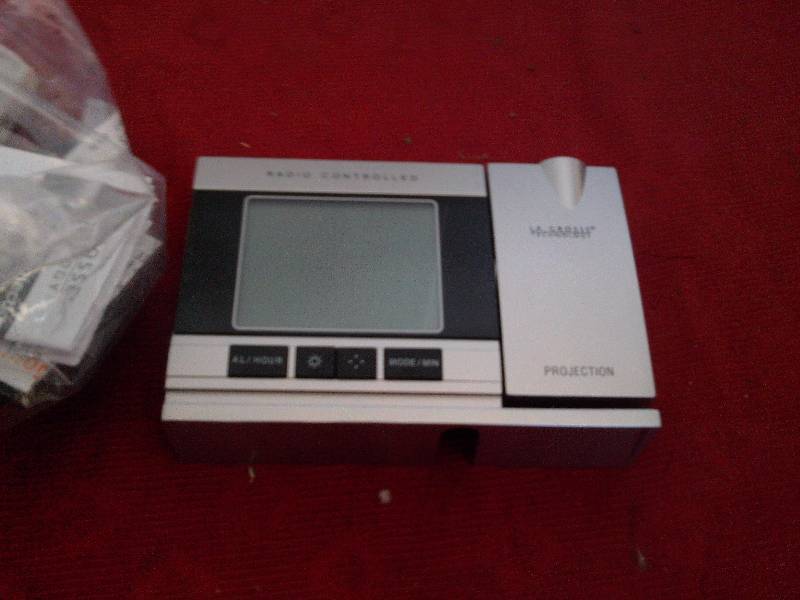 RADIO CONTROLLED ALARM CLOCK
