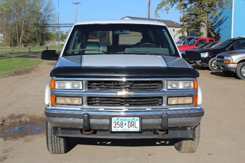1994 Chevy Suburban Waldoch Conversion 4x4 - 2 Owner Local Consignment