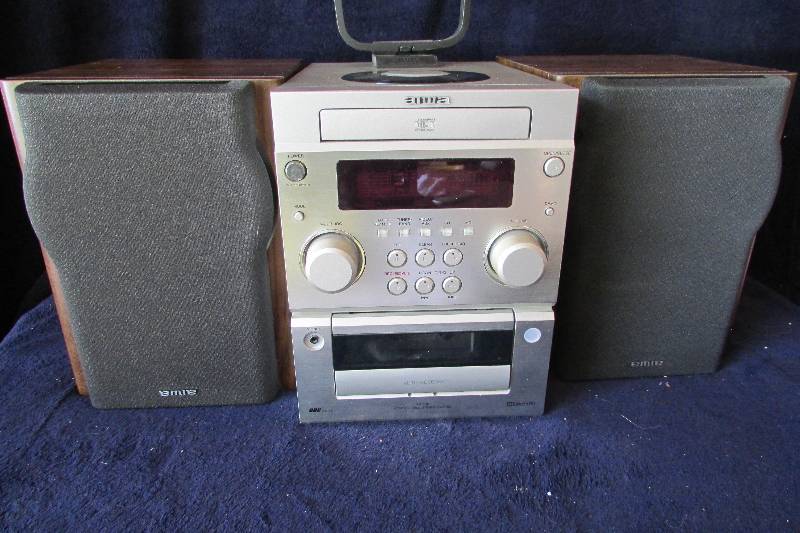 Bookshelf Stereo