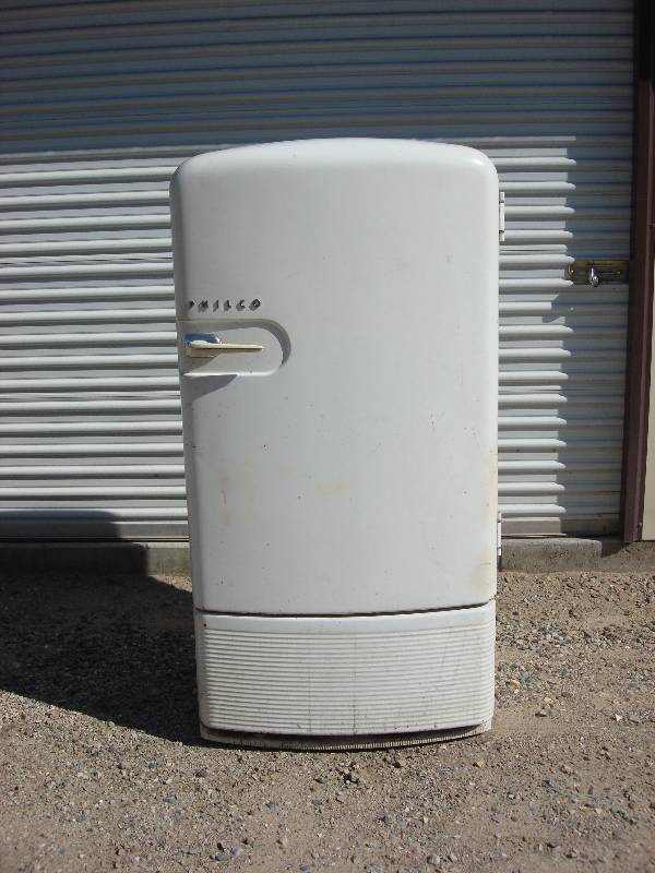 lot 2 image: Refrigerator