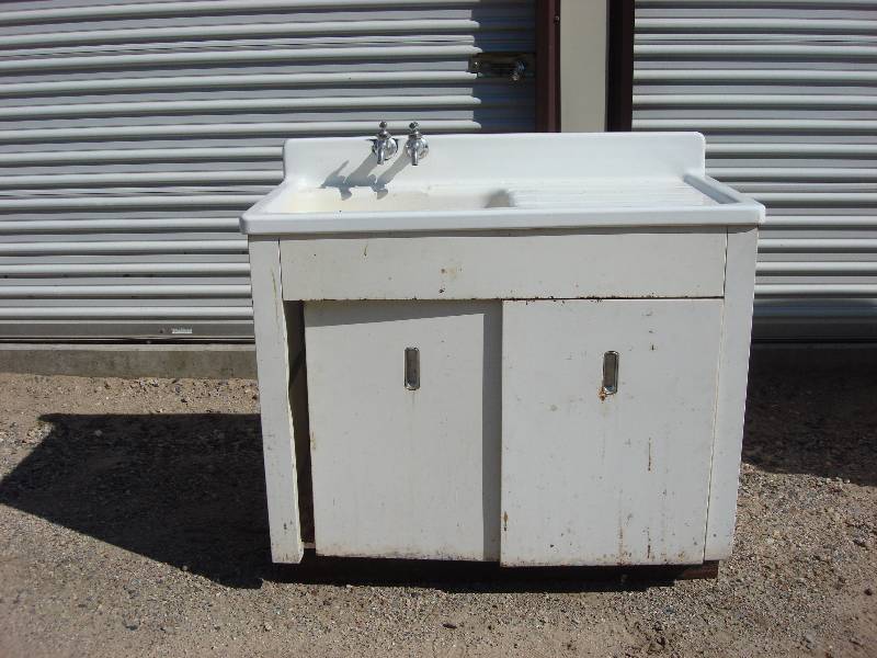 lot 5 image: kitchen sink