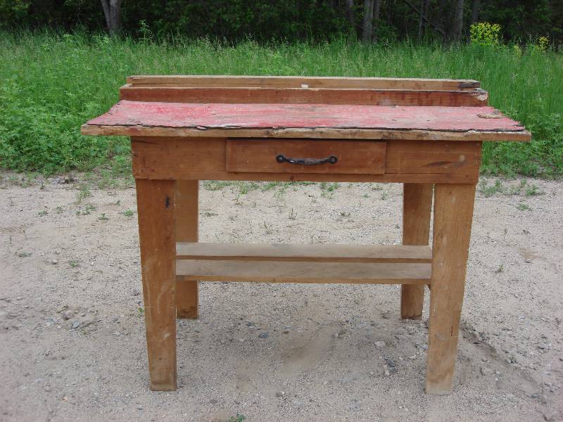 lot 24 image: childs workbench