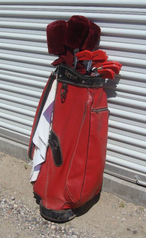 lot 30 image: Mens Ben Hogan clubs