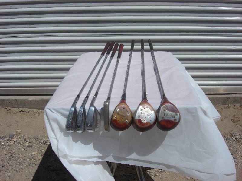 lot 32 image: Misc Golf Clubs