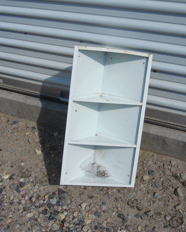 lot 38 image: metal whatnot