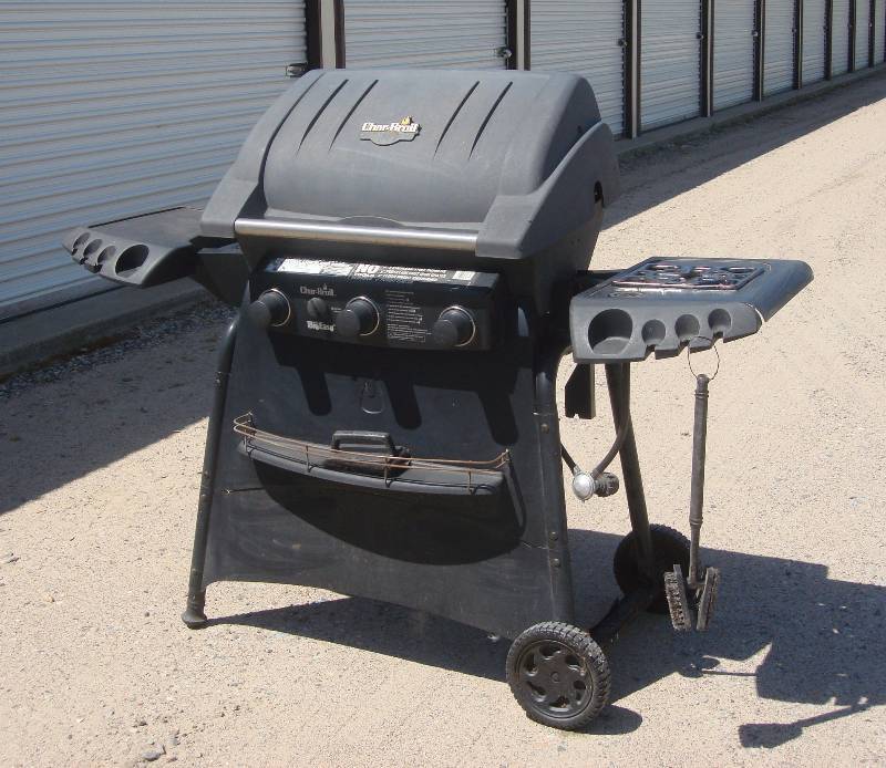 lot 41 image: gas grill