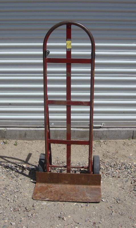 lot 42 image: 2 wheel dolly