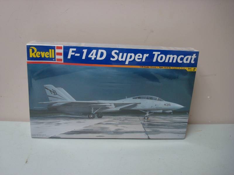 Revell F-14D Super Tomcat Model Airplane, New...