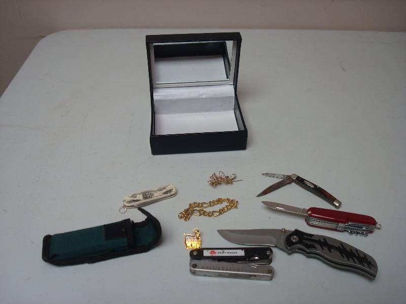 Small Box With Some Pocket Knives...