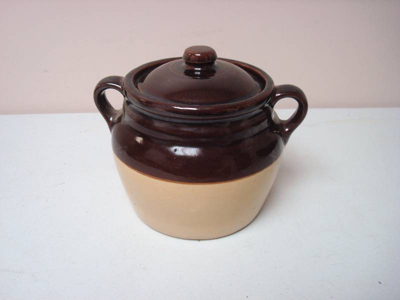 Monmouth Pottery USA Bean Pot...