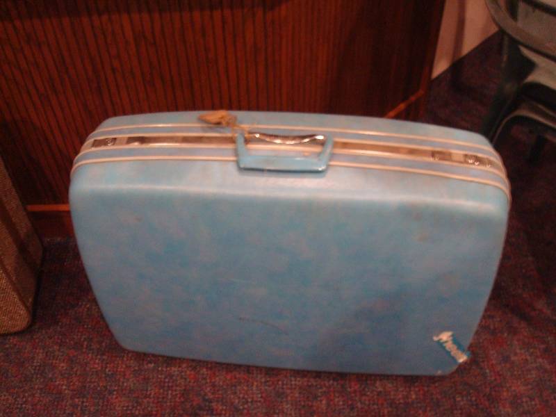 Samsonite Suitcase With Bags Inside...