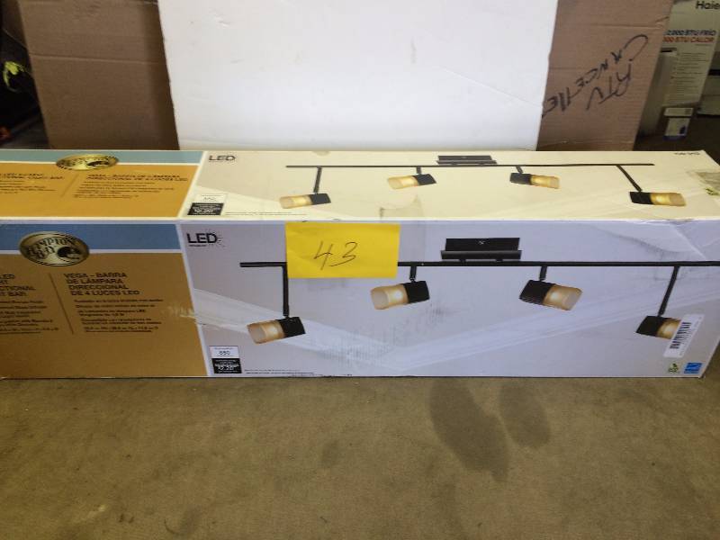 Hampton Bay Vega LED 4 Light Directional Light Bar New