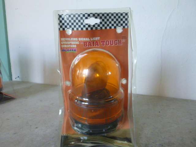 lot 26 image: Blazer Baja Tough Revolving Signal Light