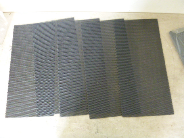 lot 60 image: 5 Toolbox Liners