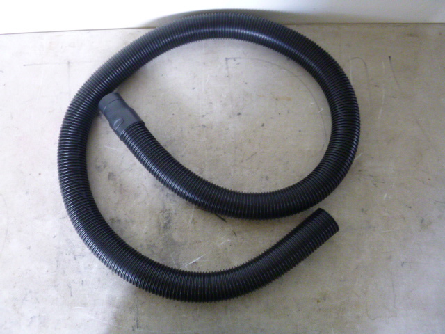 lot 122 image: Shop Vac Hose