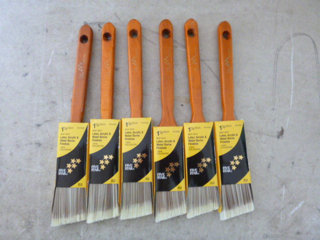 lot 129 image: 6 Five Star Paint Brushes