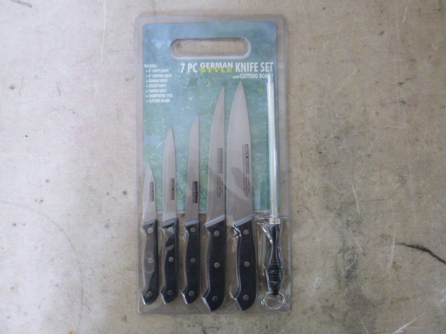 lot 132 image: 7 Piece German Style Knife Set