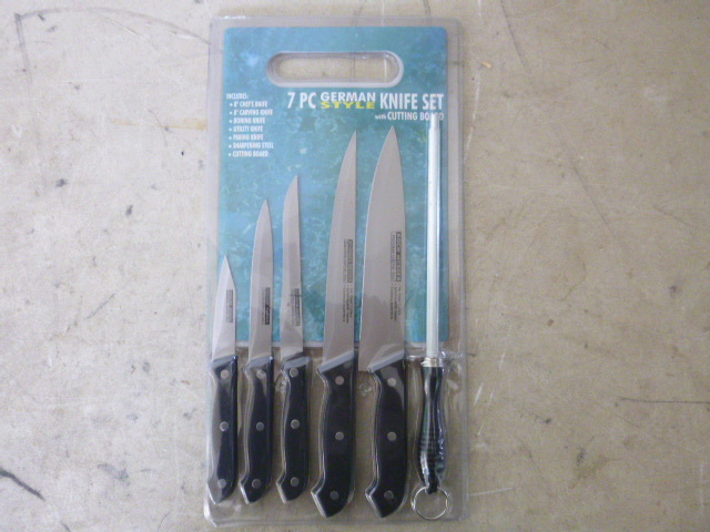 lot 133 image: 7 Piece German Style Knife Set