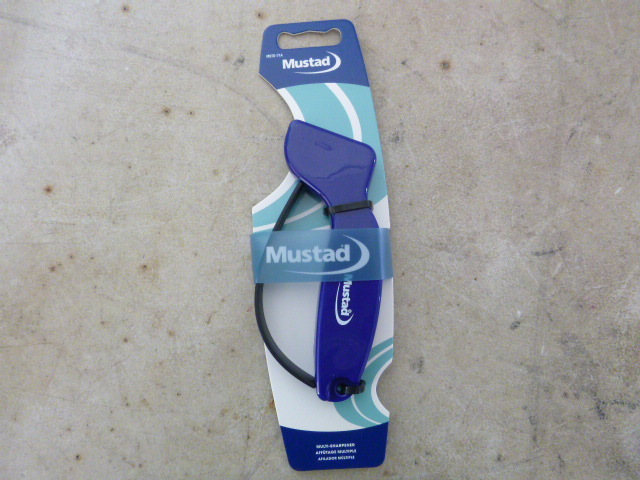 lot 140 image: Mustad Multi-Sharpener