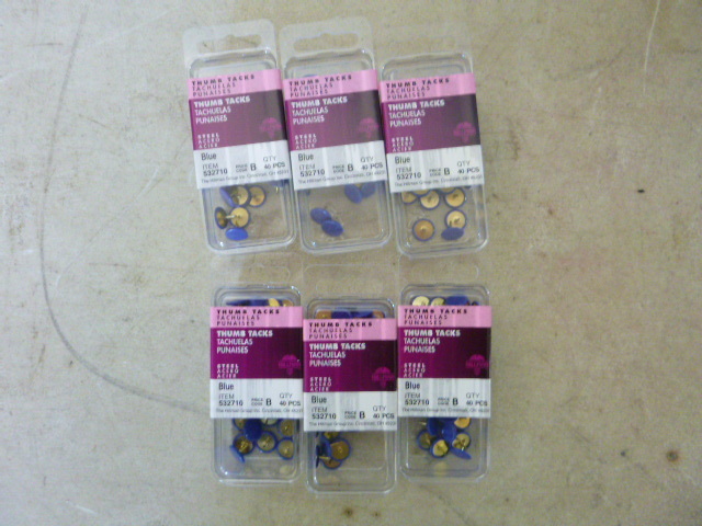 lot 158 image: 5 Packs of Blue Thumb Tacks