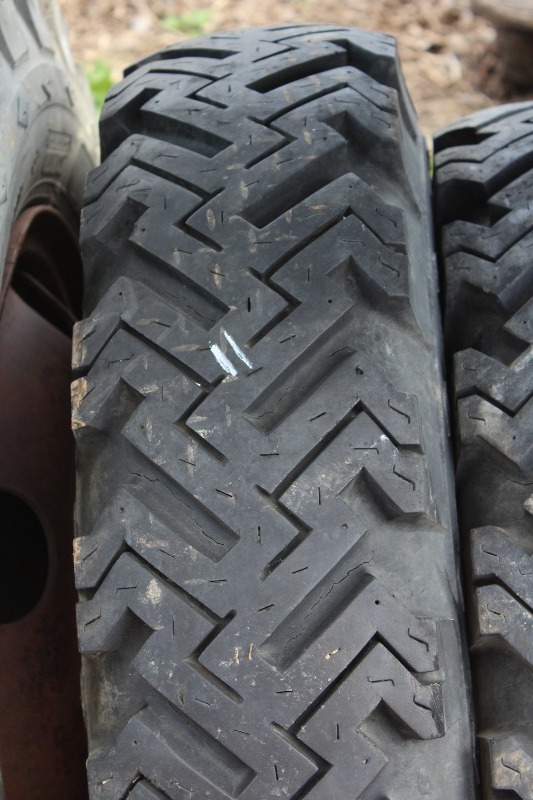 lot 11 image: 4 Goodyear 8.25-20