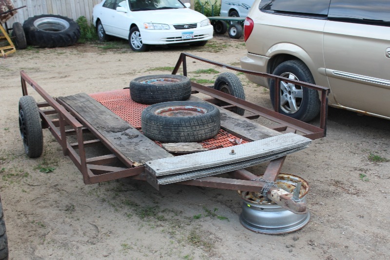 lot 1 image: Utility Trailer