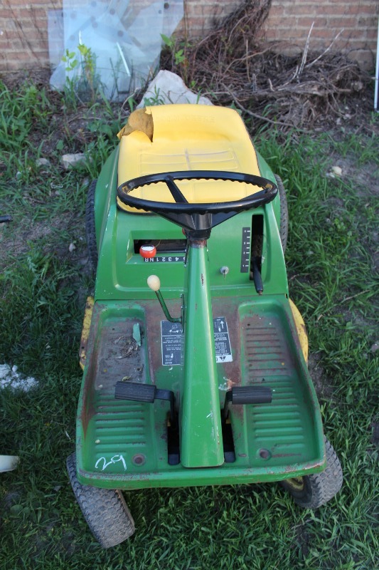 lot 29 image: Lawn Mower