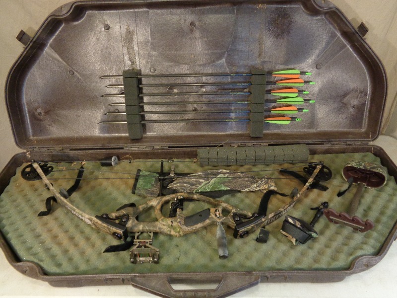 lot 5 image: Hoyt MT Sport Hunting Bow