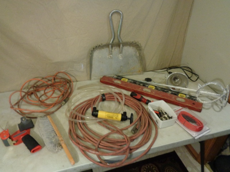 lot 33 image: Tools and Shop Supplies