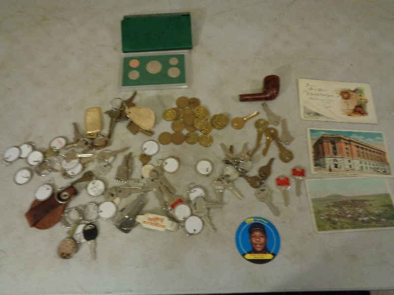 lot 36 image: 1998 Proof Coin Set, Keys, Postcards, Etc