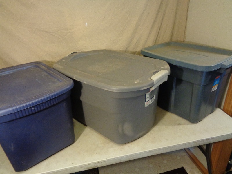 lot 83 image: 3 Assorted Totes with Lids
