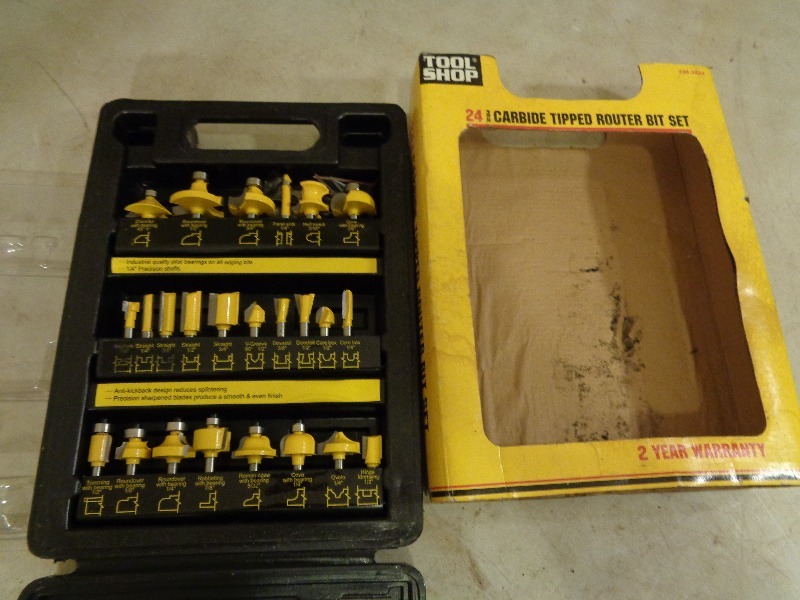 lot 121 image: New 24 Piece Router Bit Set