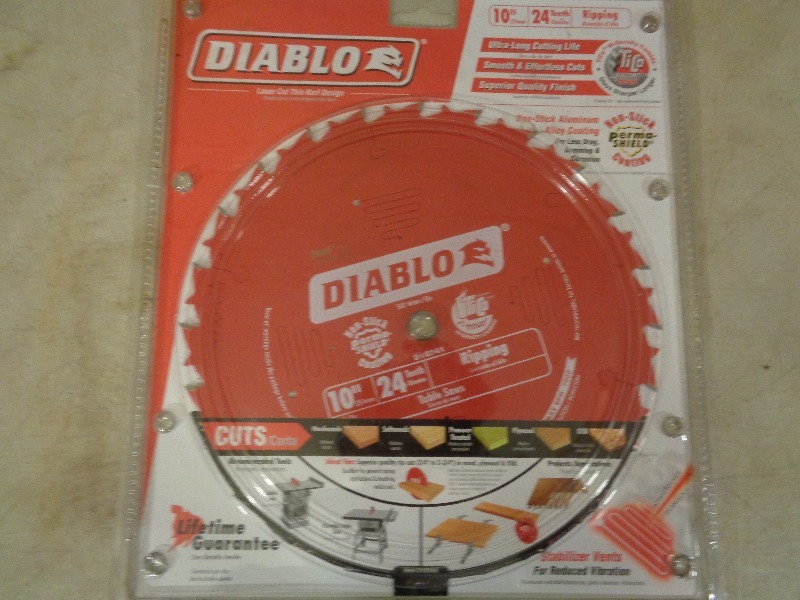 lot 130 image: New Freud Diablo 10 Saw Blade