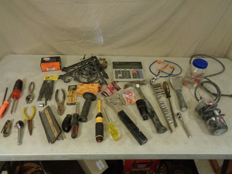 lot 144 image: Shop and Tool Supplies