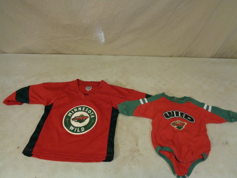 lot 172 image: 2 Kids MN Wild Hockey Items